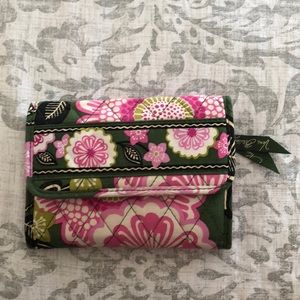 Vera Bradley wallet - NEVER USED